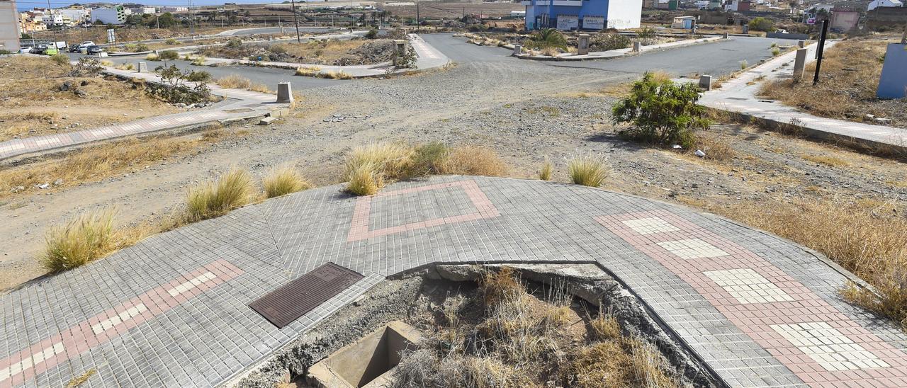 Zona de Arauz junto a la circunvalación, a medio urbanizar y abandonada.