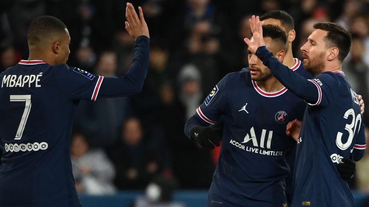 Mbappé, Neymar y Messi celebrando el primer gol