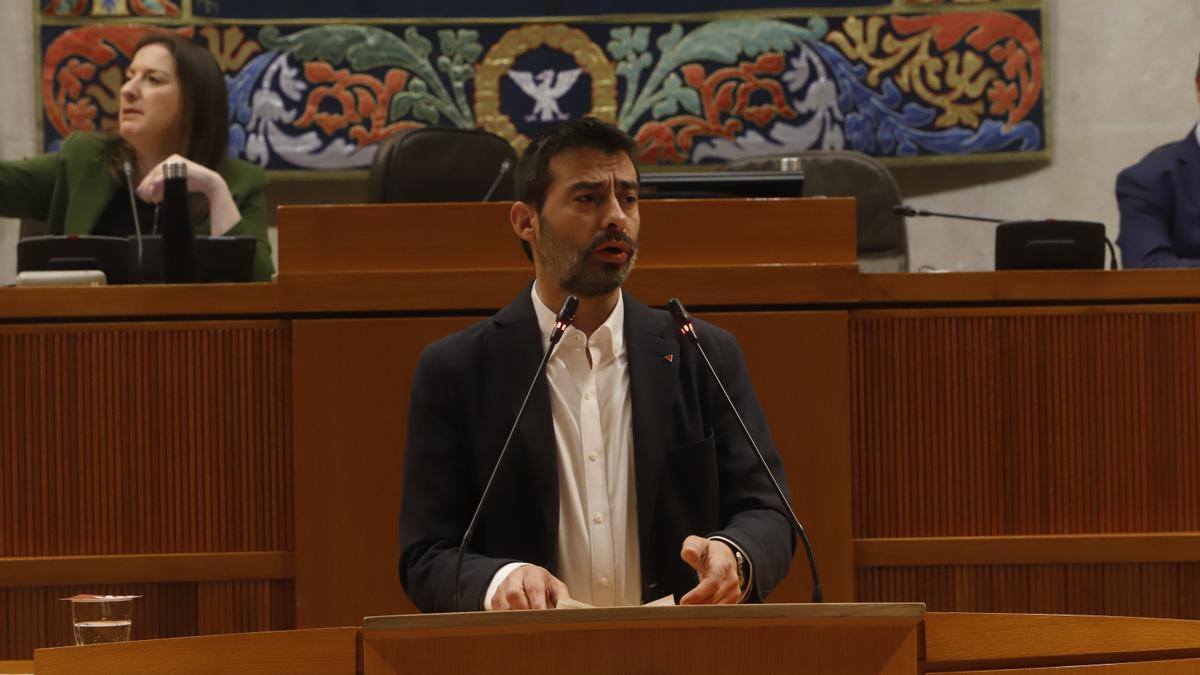 Álvaro Sanz, durante un pleno en las Cortes