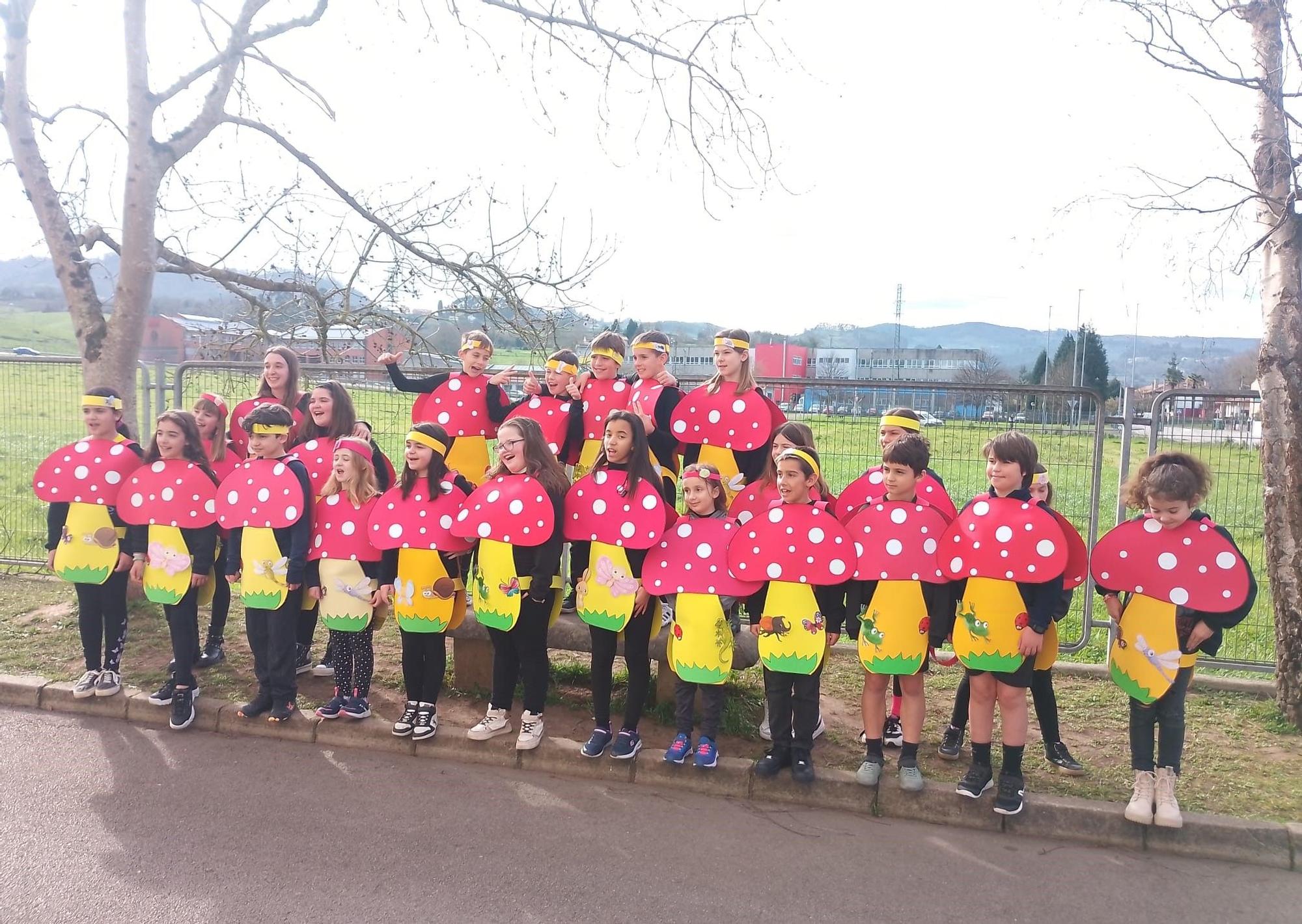 Un viaje por el mundo y a la naturaleza: así han celebrado los colegios de Villaviciosa el carnaval