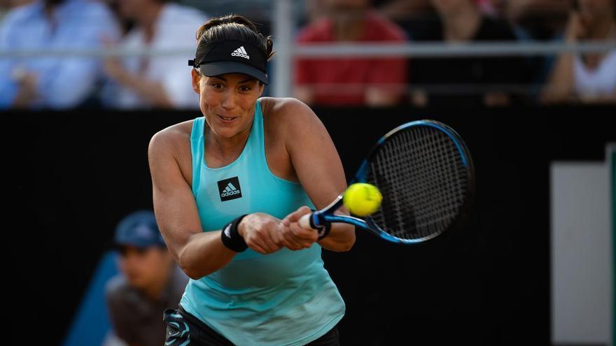 Muguruza se despide de Roland Garros en su debut