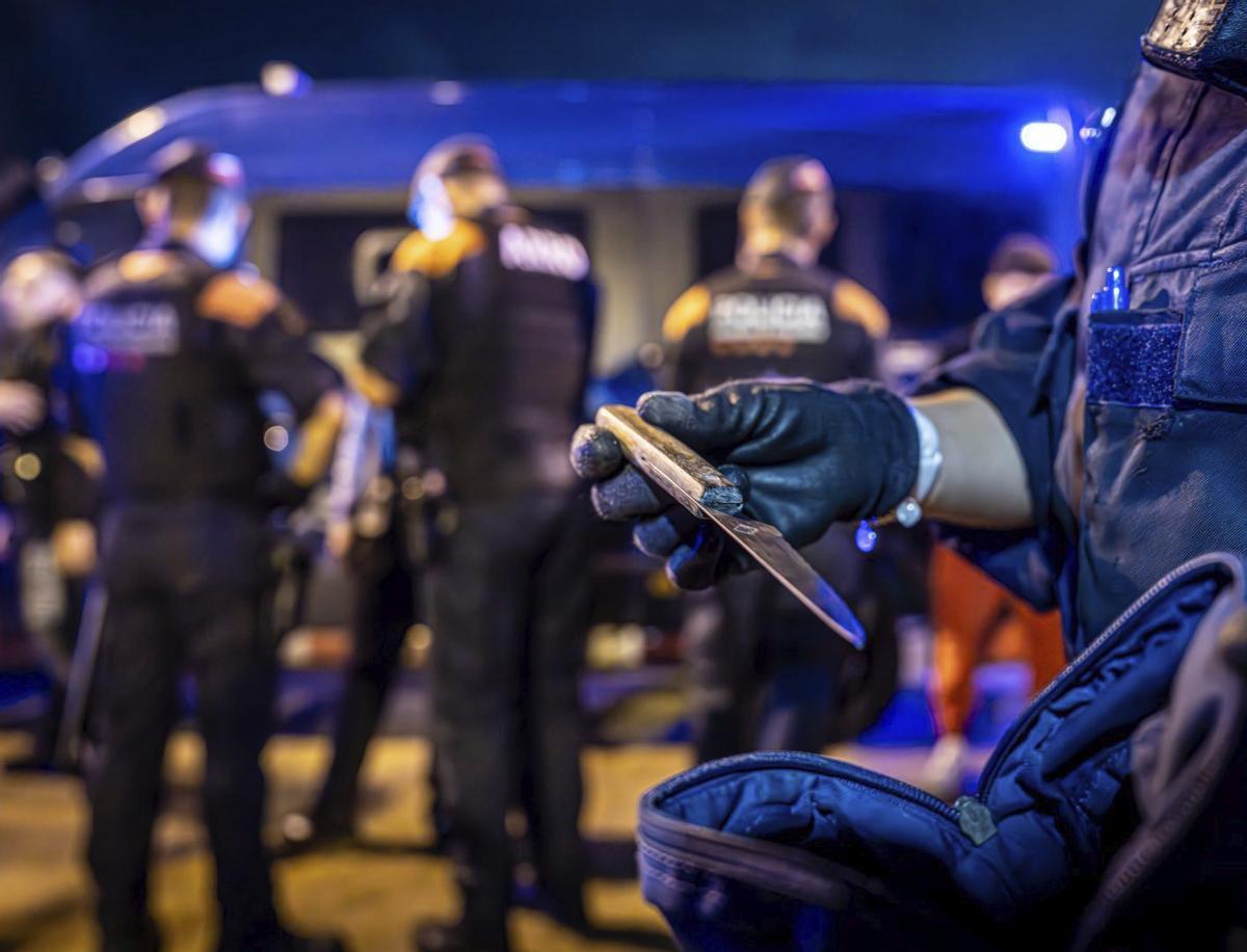 Els Mossos augmenten els controls als parcs per acorralar la cultura de la navalla