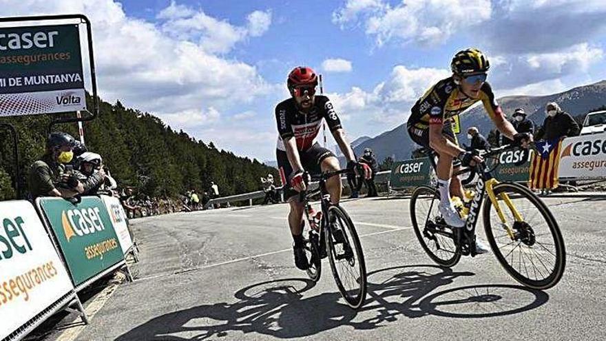 De Gendt i el neerlandès Bouwman, a la collada de Tosses