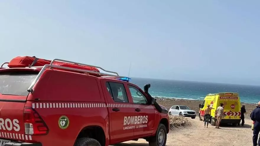 Un joven de 17 años, herido grave en un accidente de kitesurf en Famara
