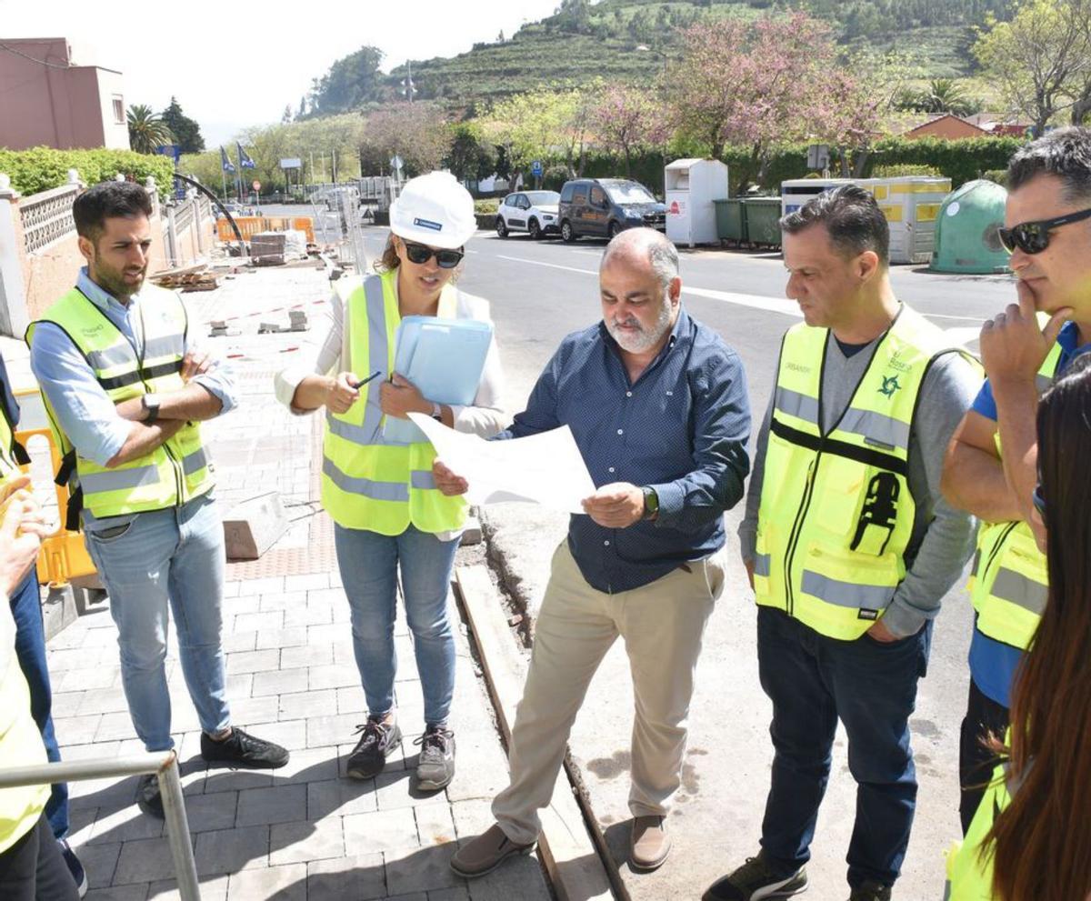 La obra de la calle  El Calvario comienza a mostrar la nueva imagen del casco