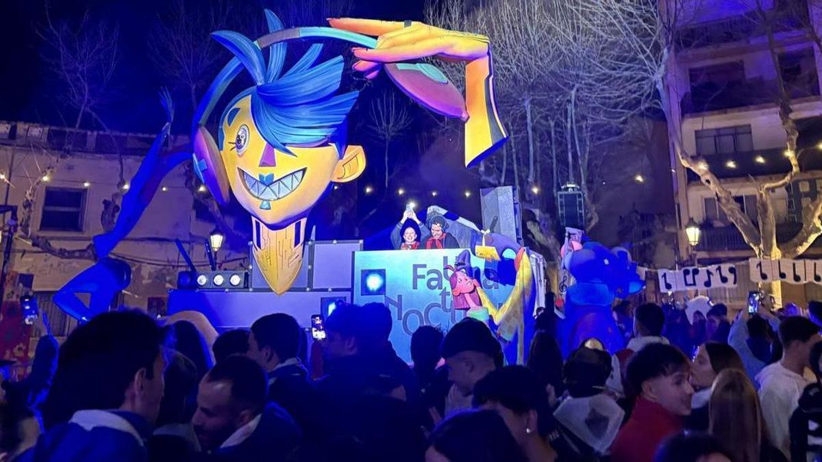 La Falla l’Embut de Benicarló se transformó en cabina de DJ