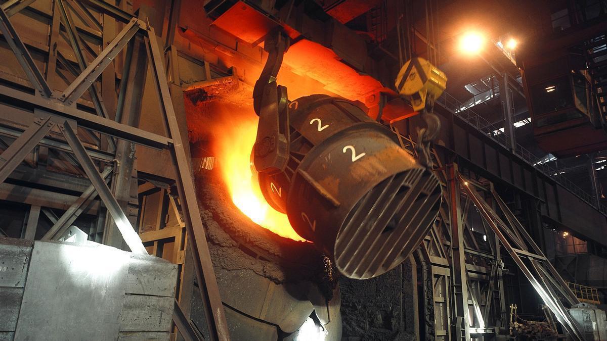 Convertidor de la acería de ArcelorMittal en Gijón.