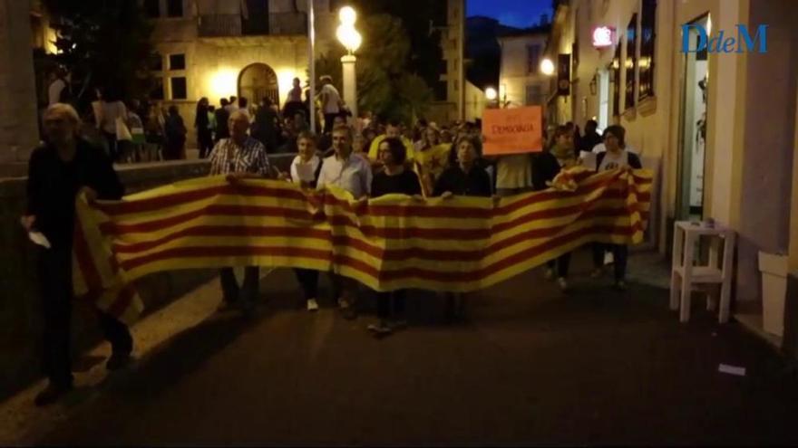 Centenares de personas se manifestaron en Artà por el pueblo catalán