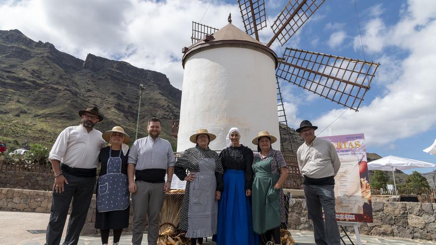 Mogán ensalza el gofio en los actos por el Día de Canarias