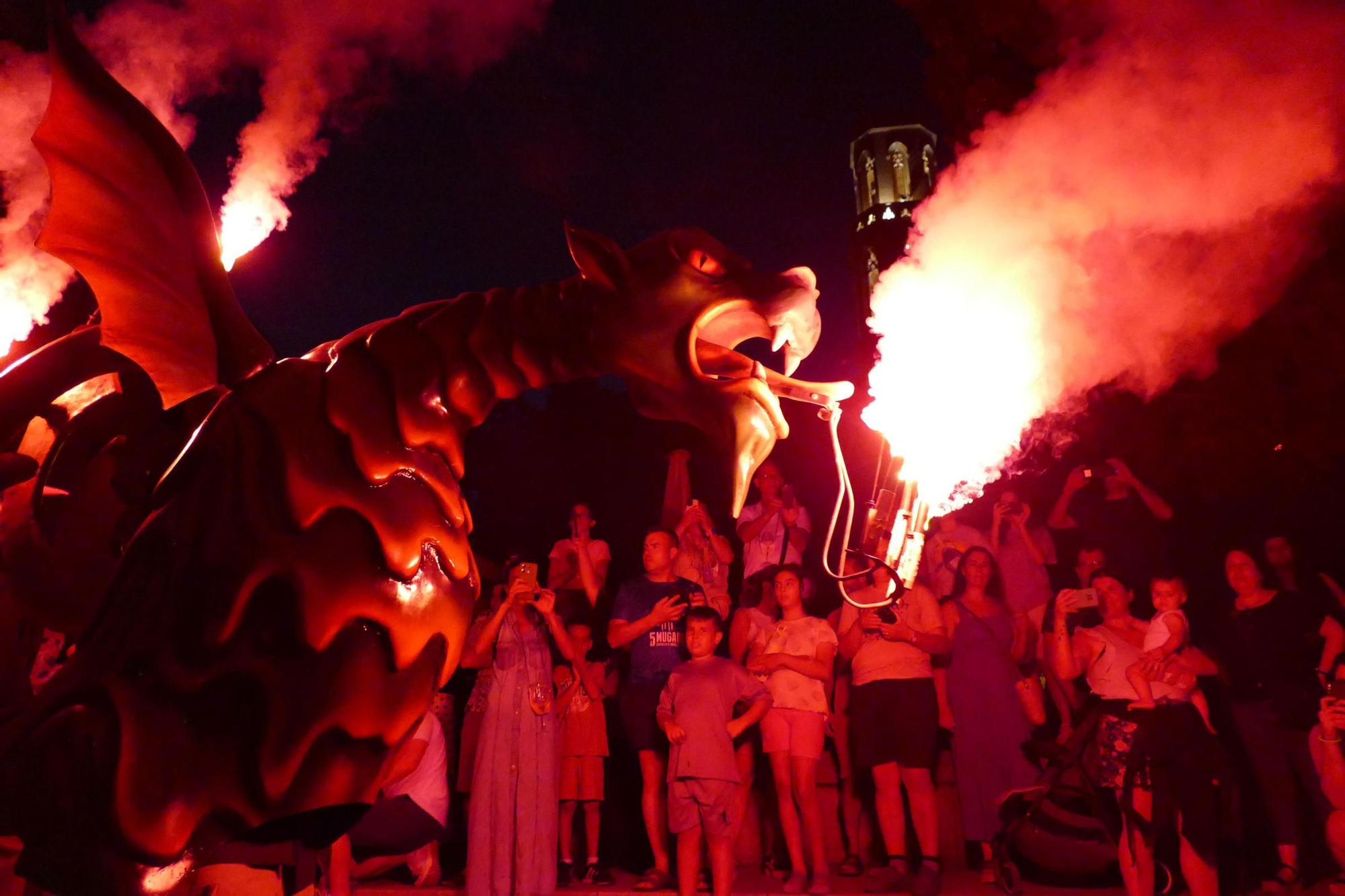 L'Encesa del Drac de Figueres es converteix en una nova tradició de les Festes de Sant Pere