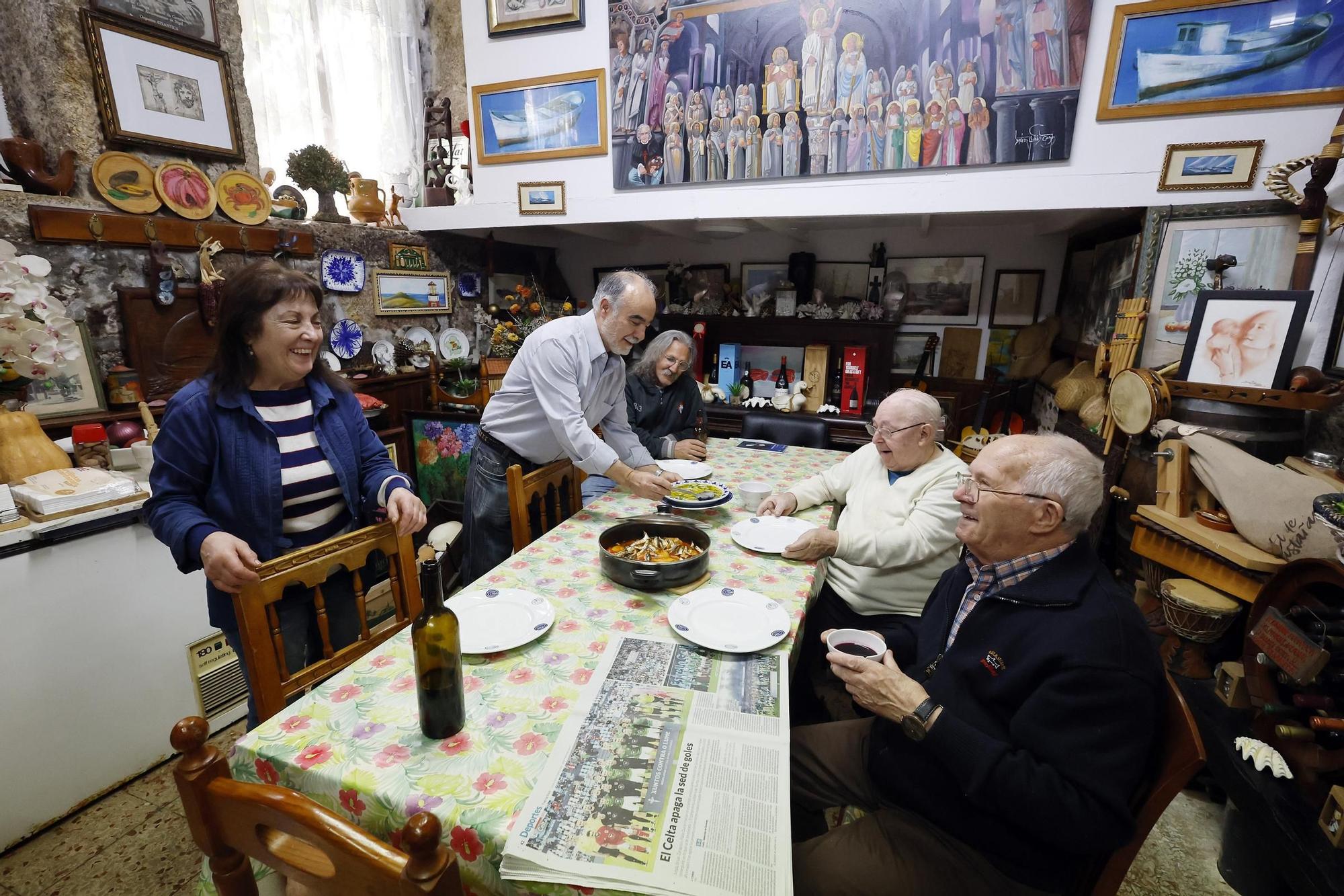 El histórico bar vigués Casa Roucos cerrará por la urbanización de Barrio do Cura
