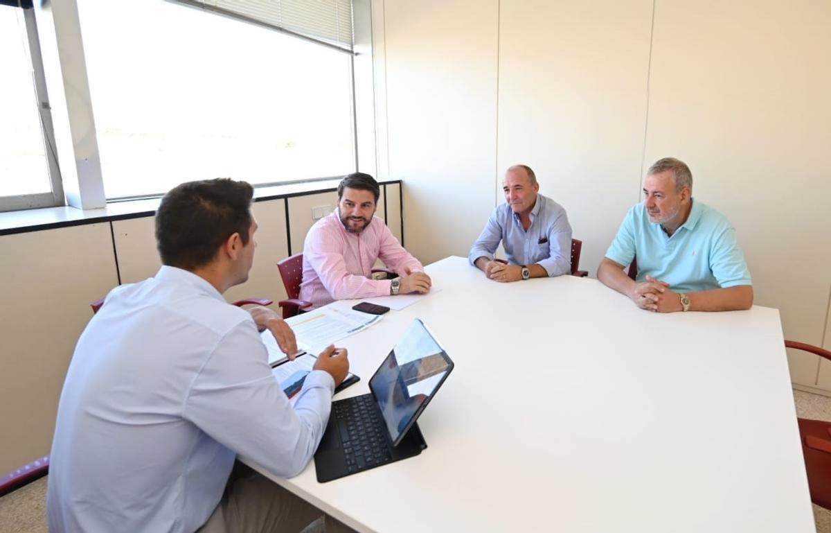 David Salom y Javier Bonet, en su reunión con Jordi Milet y Guillem Boscana, representantes del Fibwi Palma