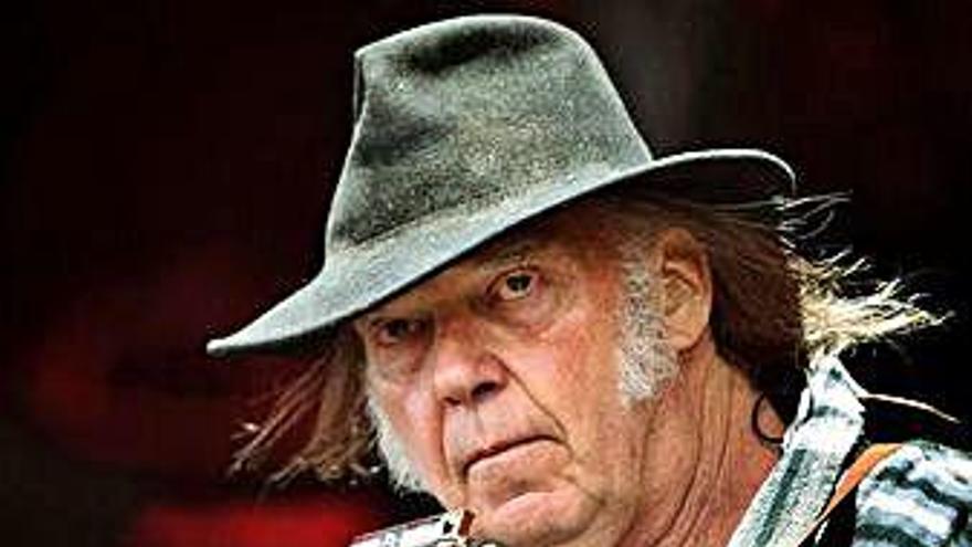 Neil Young anuncia que publicará un nuevo disco el próximo mes de octubre