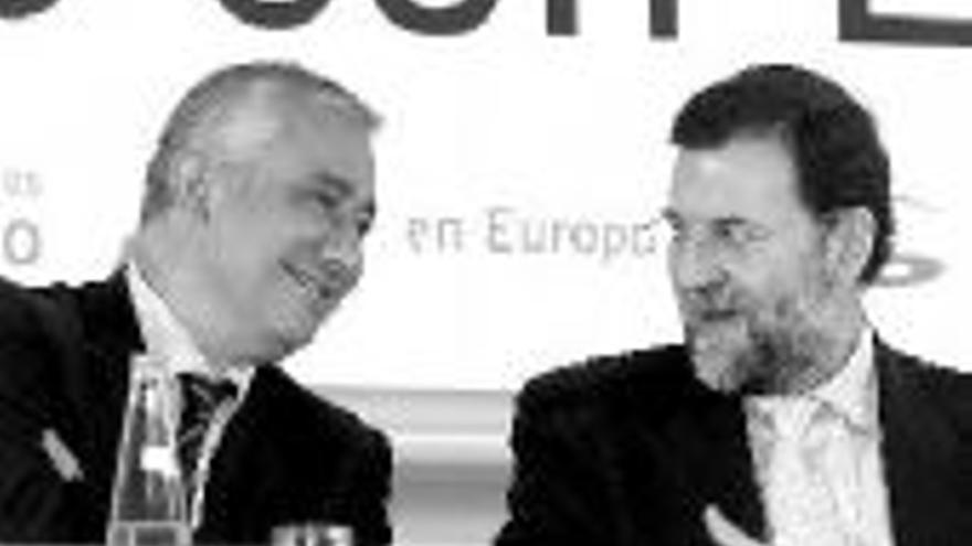 Rajoy acepta discutir con Zapatero los plazos y límites para las reformas
