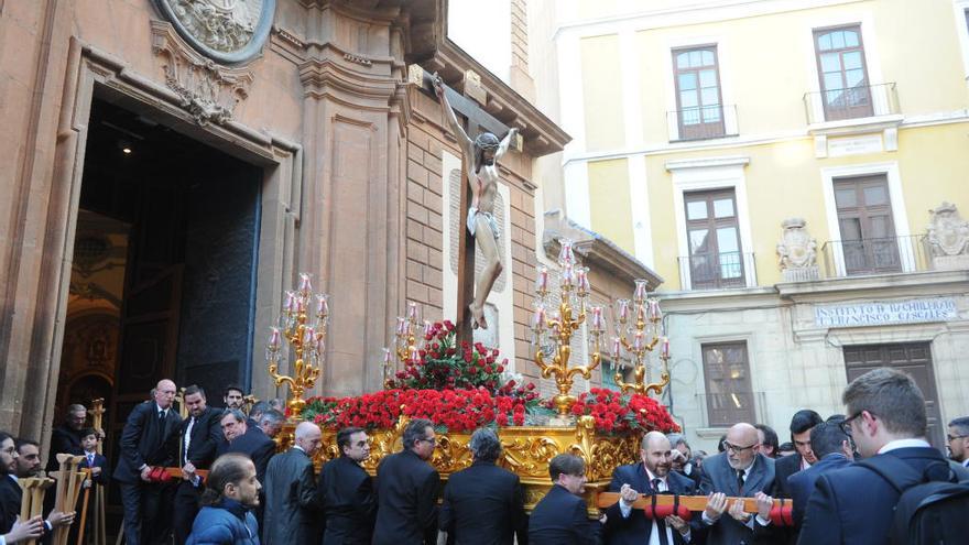 El Cristo de la Salud, durante su recorrido por las calles de Murcia