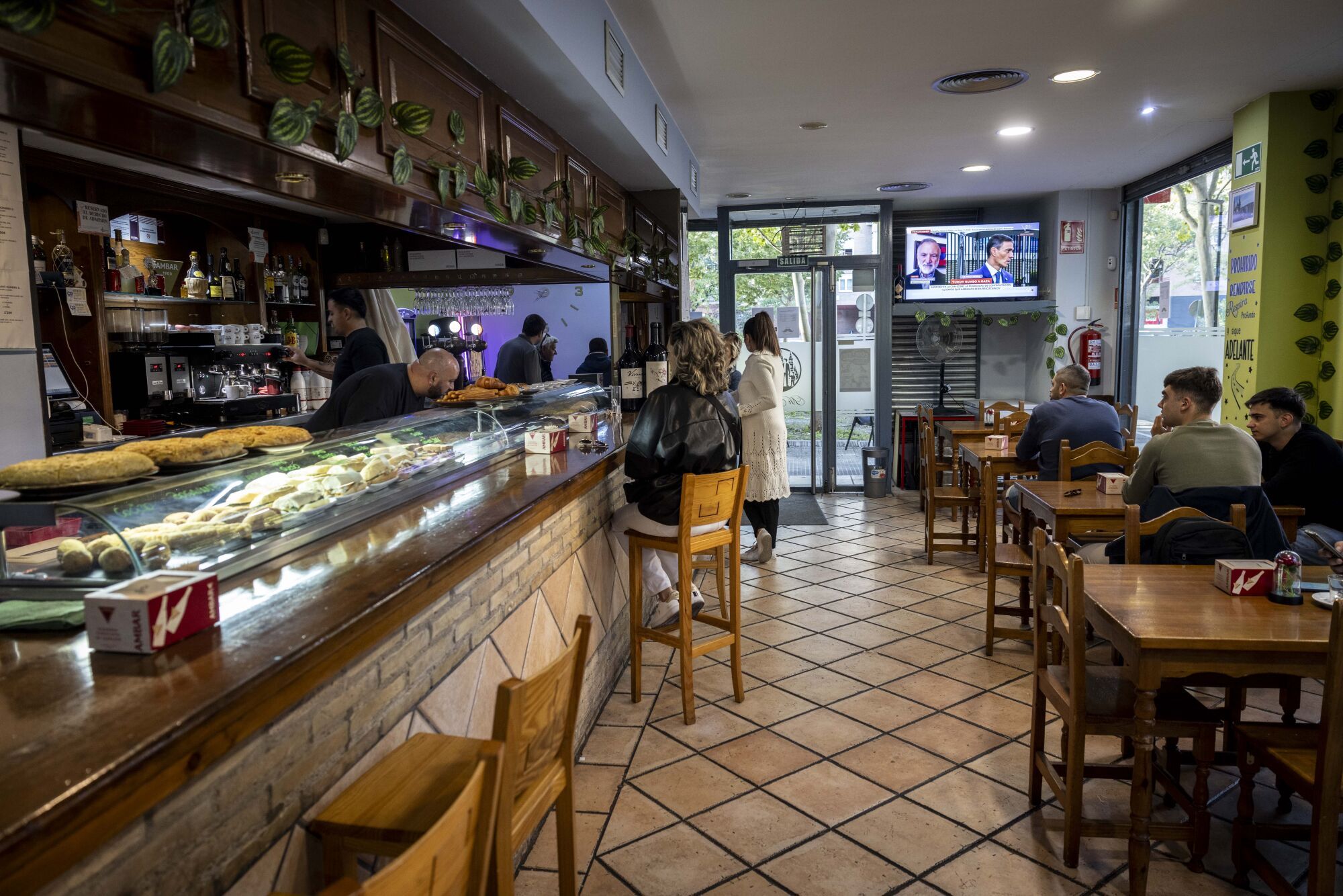 En imágenes | El Rincón de Baro, el bar del Actur que se ha hecho viral por sus tortillas de sabores