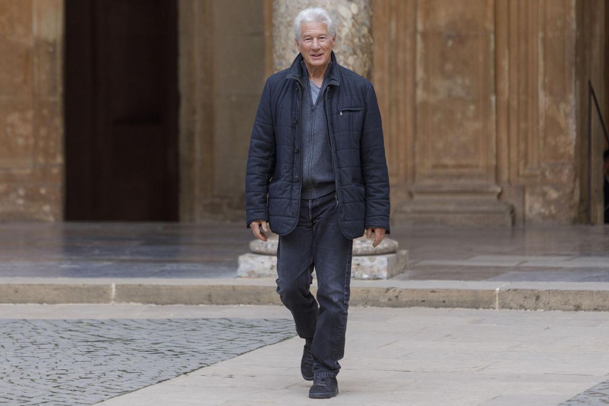 Así ha sido la llegada de Richard Gere al Palacio de Carlos V en la Alhambra