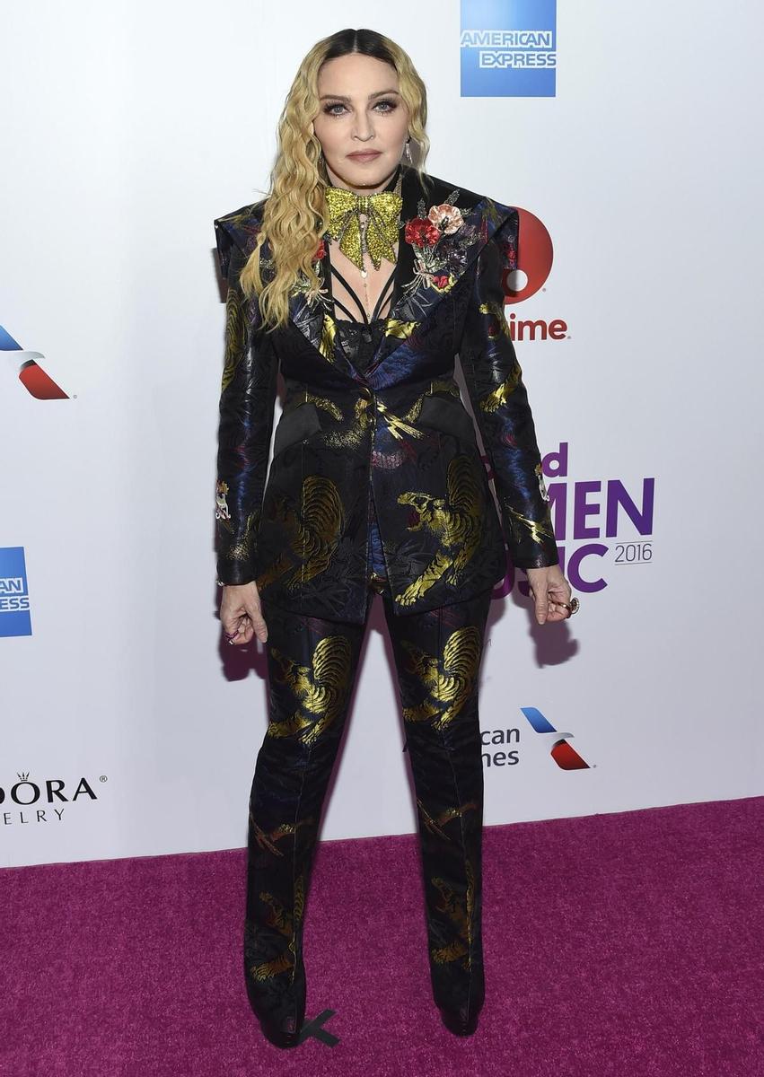 Madonna en la alfombra de los premios Billboard Women in Music 2016