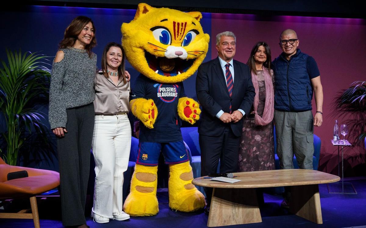 Momento de la presentación de Pulseres Blaugranes