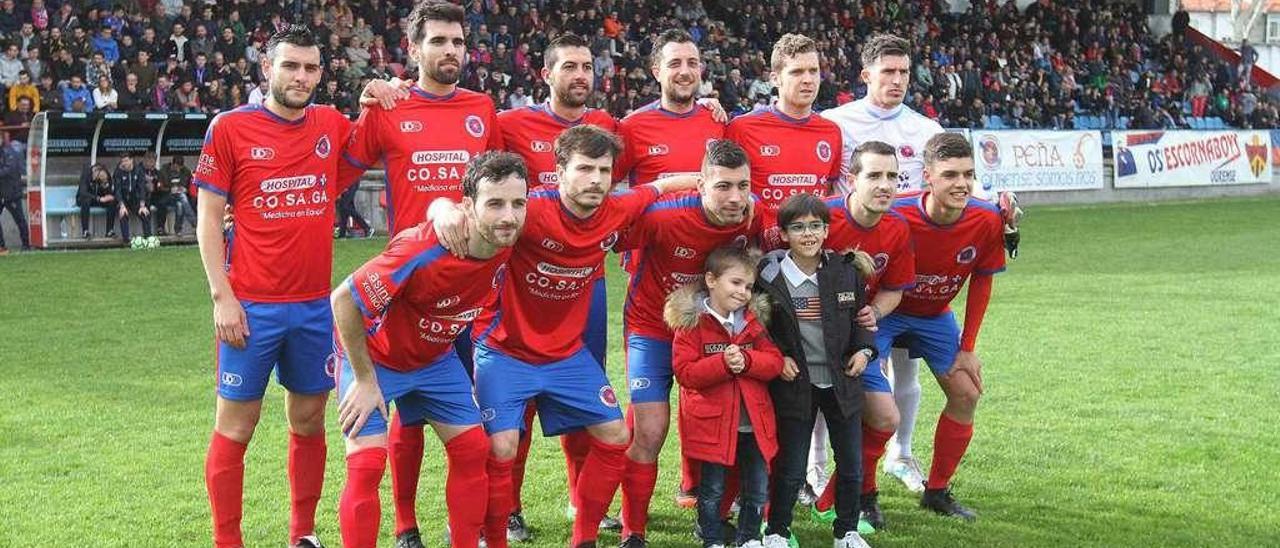 Una de las últimas formaciones de la Unión Deportiva Ourense en el estadio de O Couto. // Iñaki Osorio