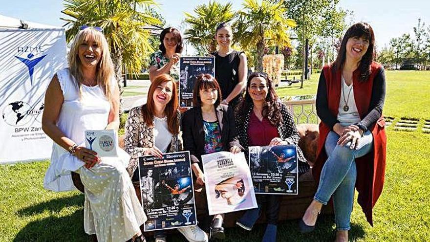 Representantes de AZME, ayer en los Jardines del Rey.