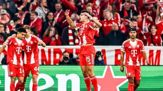 MUNICH (Germany), 15/04/2026.- Aleksandar Pavlovic of Bayern Munich celebrates scoring the 1-1 goal during the UEFA Champions League quarter-finals, 2nd leg match FC Bayern Munich against Real Madrid, in Munich, Germany, 15 April 2026. (Liga de Campeones, Alemania) EFE/EPA/ANNA SZILAGYI