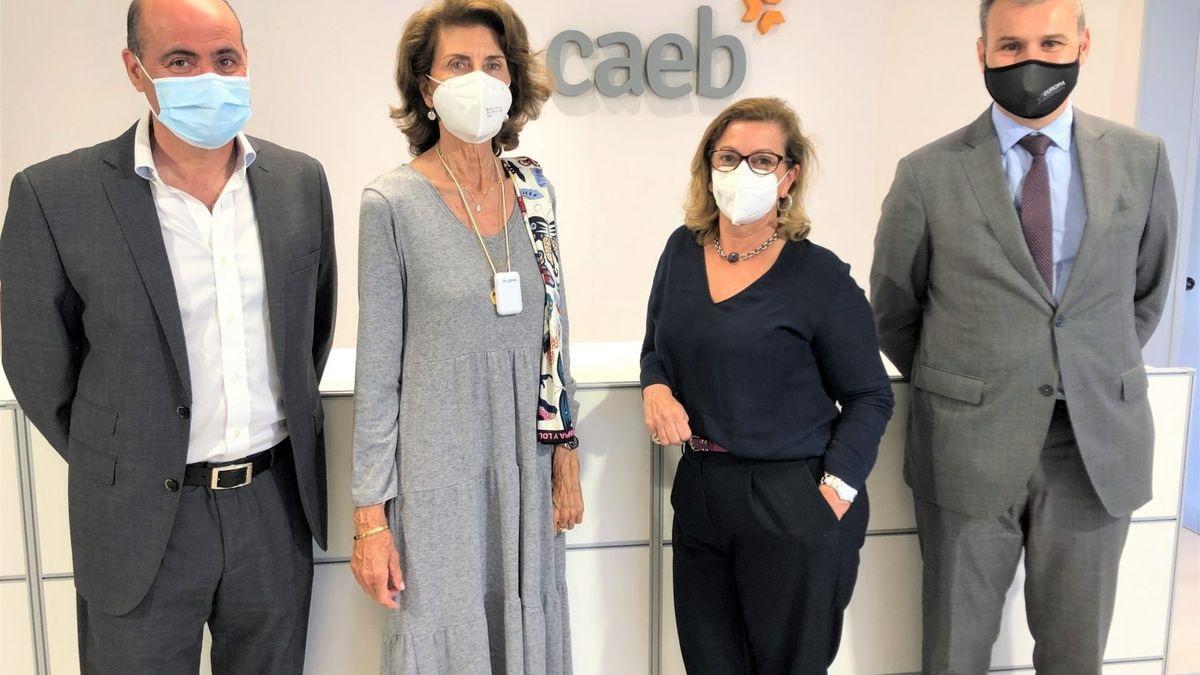 (De izq. a dcha.): Roberto Darias, presidente de ABACTUR; Carmen Planas, presidenta de CAEB; Cristina Zaforteza, vocal y miembro de la junta directiva de la asociación, y José Javier Bonet, secretario de A(De izq. a dcha.): Roberto Darias, presidente de ABACTUR; Carmen Planas, presidenta de CAEB; Cristina Zaforteza, vocal y miembro de la junta directiva de la asociación, y José Javier Bonet, secretario de Abactur