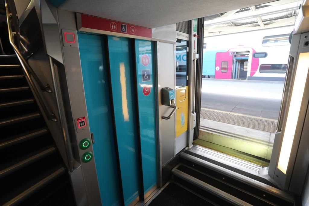 Presentación en València del tren de alta velocidad y bajo coste Ouigo