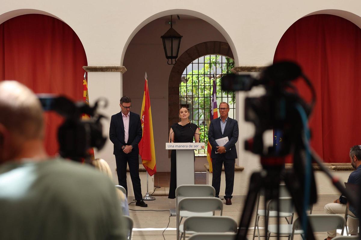 Todas las imágenes de la rueda de prensa en Ibiza de la presidenta del Govern, Marga Prohens