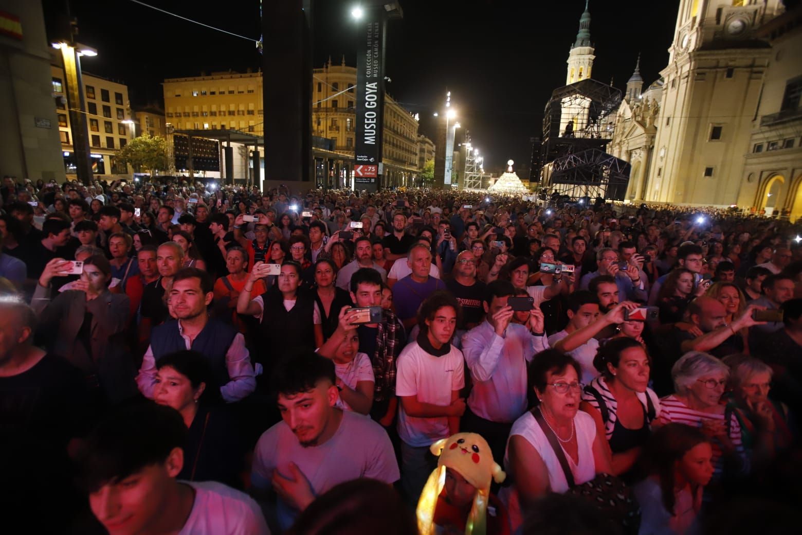 Los fuegos artificiales marcan el fin de las Fiestas del Pilar