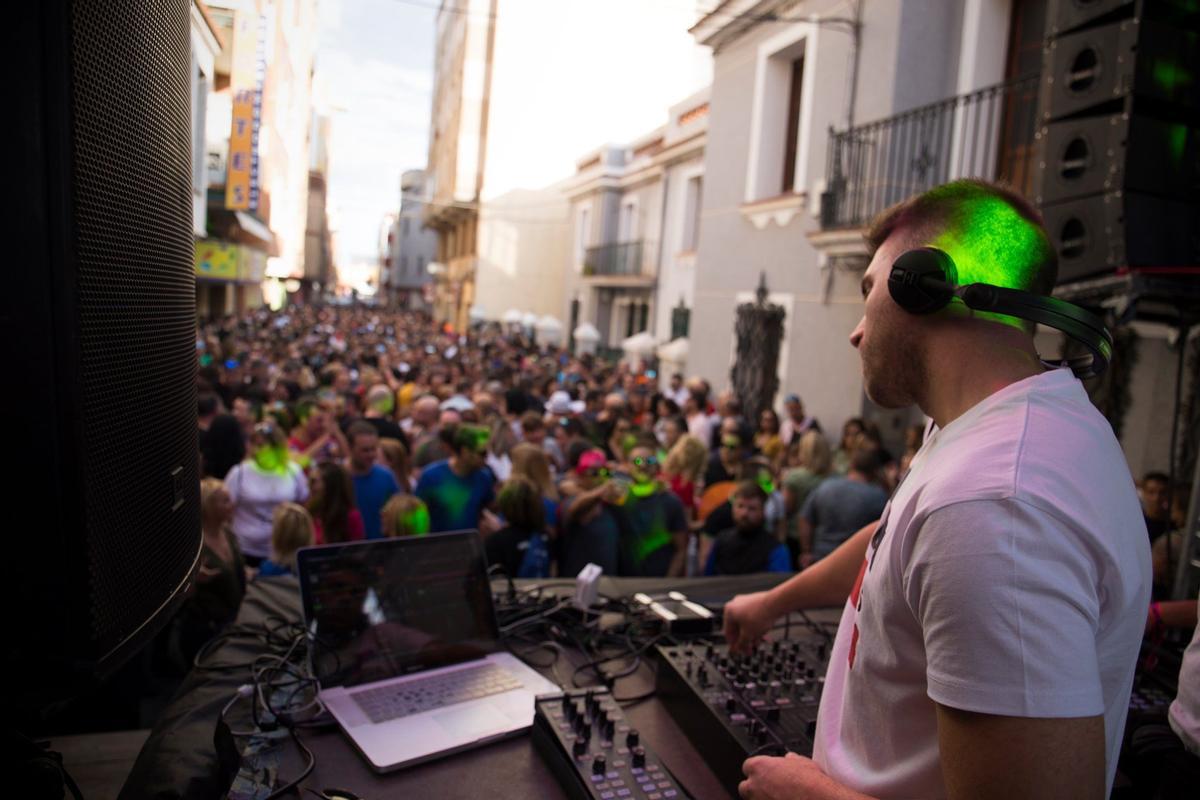 La carpa de DJ’s de Onda dispondrá de una amplia programación de dj's locales y residentes.