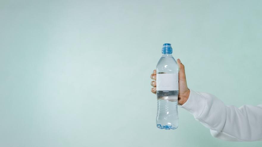 Supermercados pagan por botellas de plástico: un incentivo para el reciclaje