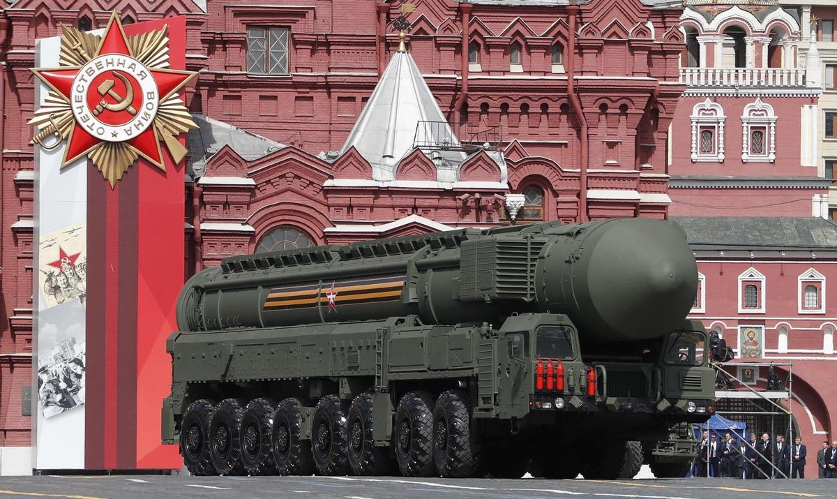 Putin preside en Moscú el desfile militar por el aniversario de la victoria frente a los nazis