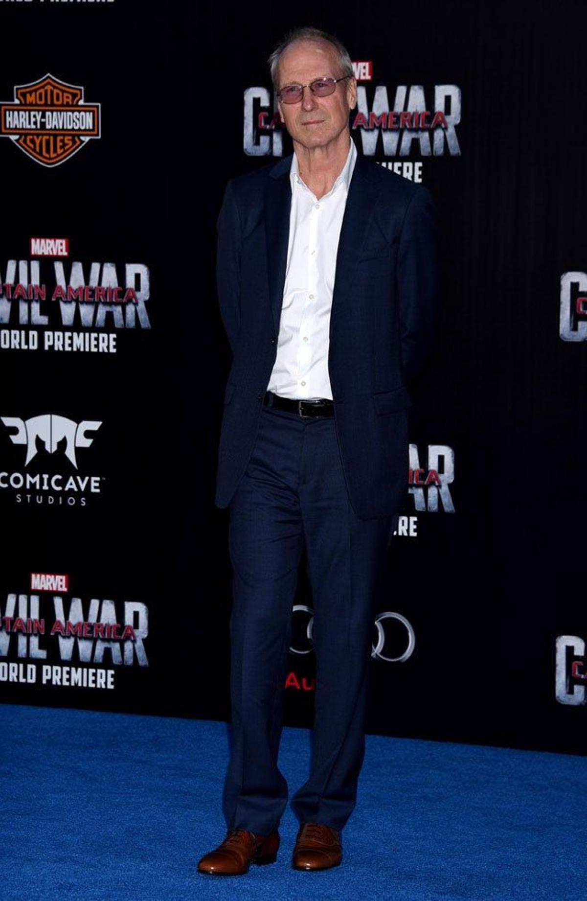 William Hurt, en la première de Capitán América: Civil War en Los Ángeles.