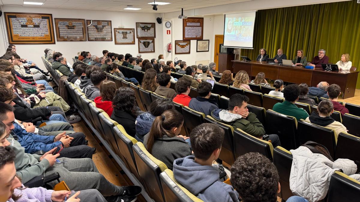 Maite Flores abrió la campaña en la Facultade de Física.