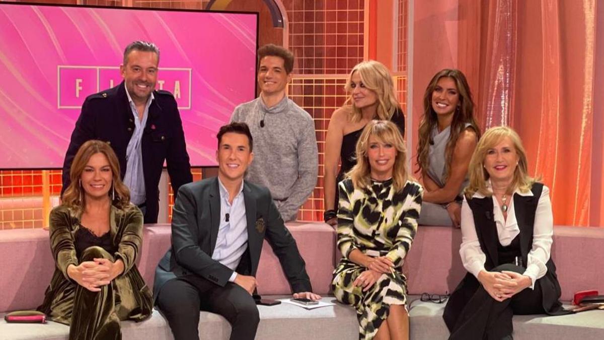 Parte del equipo de colaboradores de 'Fiesta'.