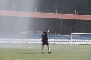 EN IMÁGENES: Así ha sido el primer entrenamiento de Lolo Escobar al frente del Avilés