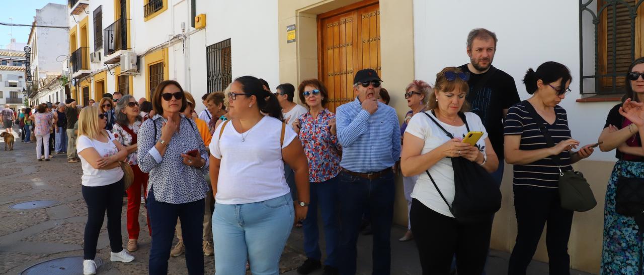 Colas de turistas para ver patios el pasado mayo en Córdoba.