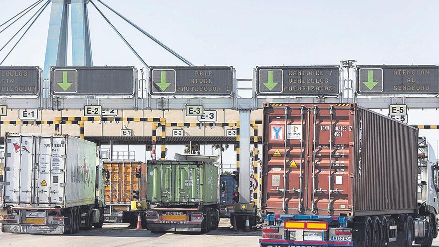 El transporte alerta del bloqueo del Puerto de València sin la ampliación