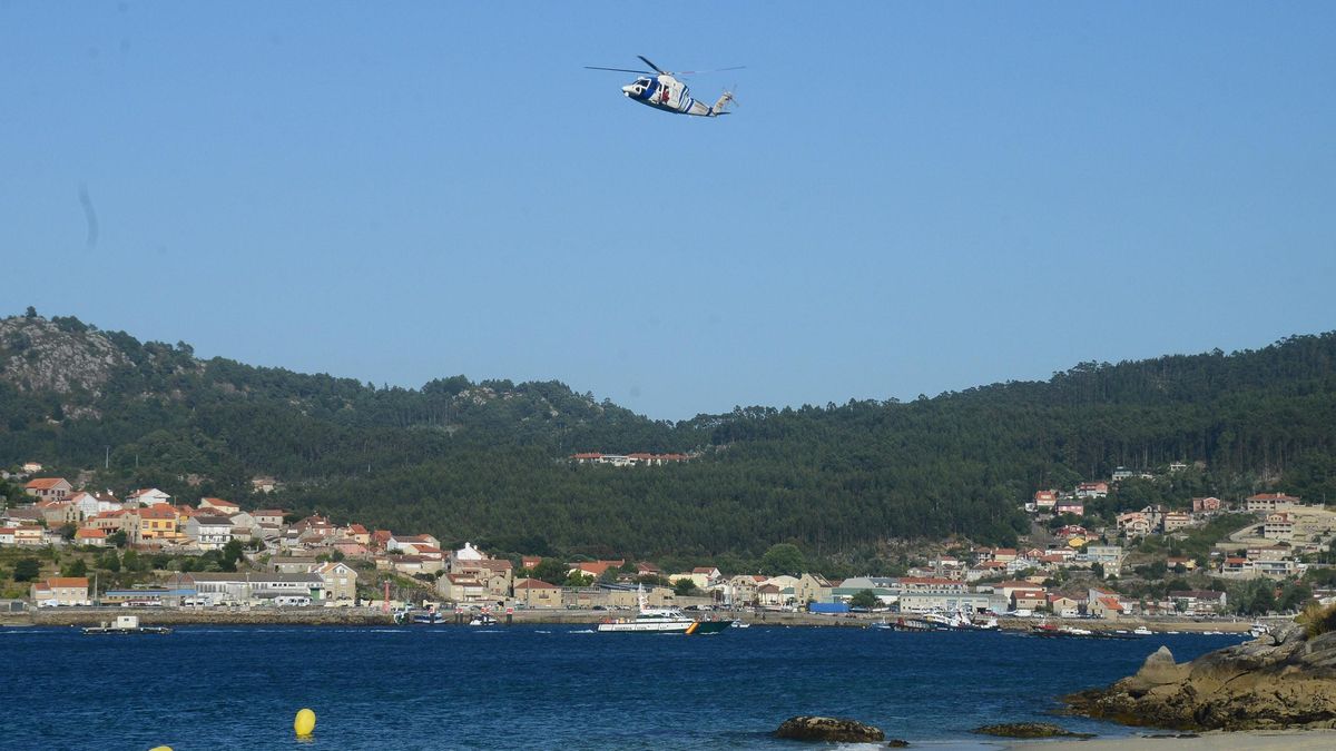 El Pesca 1 sobre la ría de Aldán en un operativo anterior.