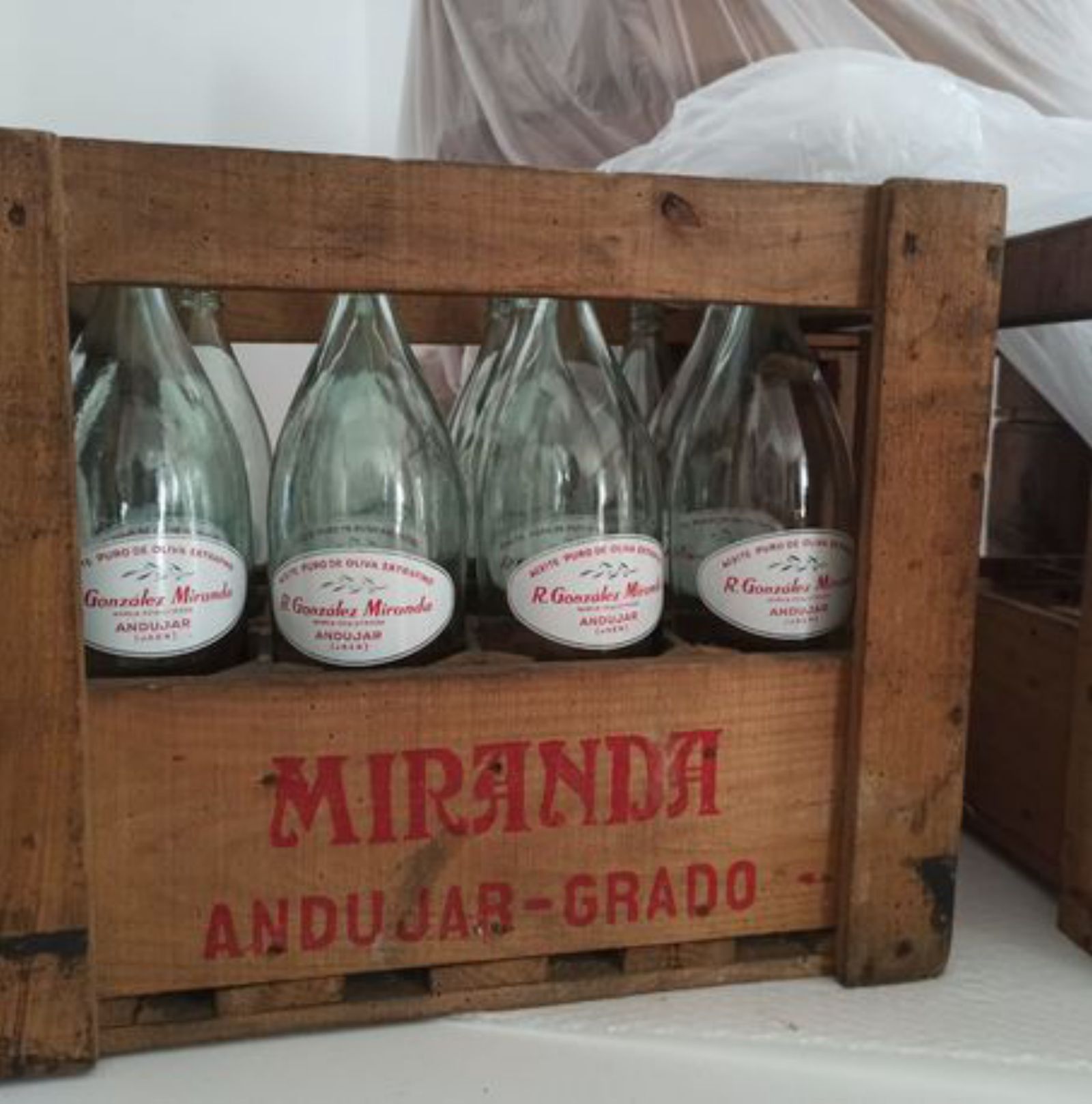 Botellas de Almacenes Miranda. 