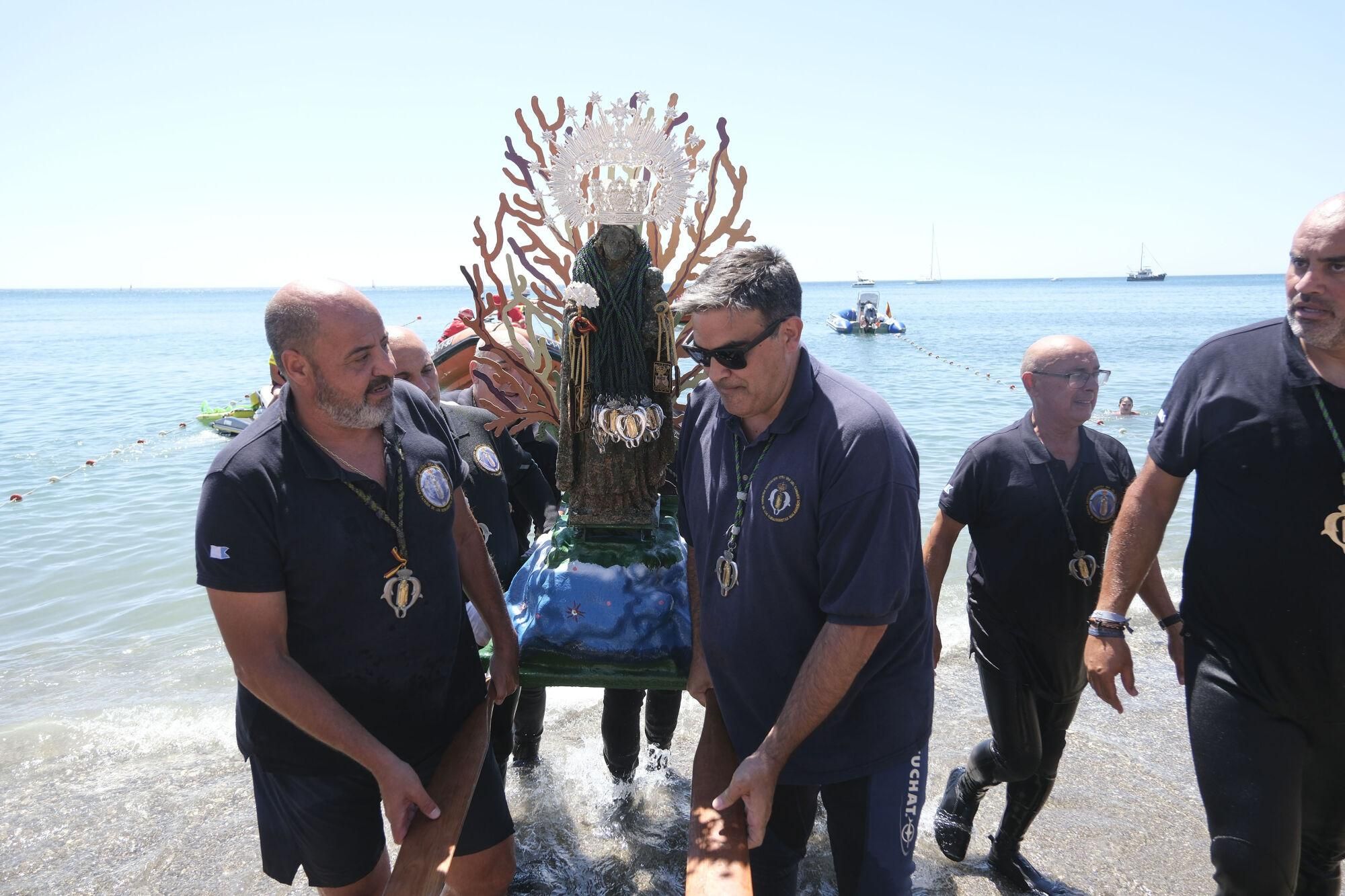 Procesión de la Virgen del Carmen de los submarinistas en La Malagueta