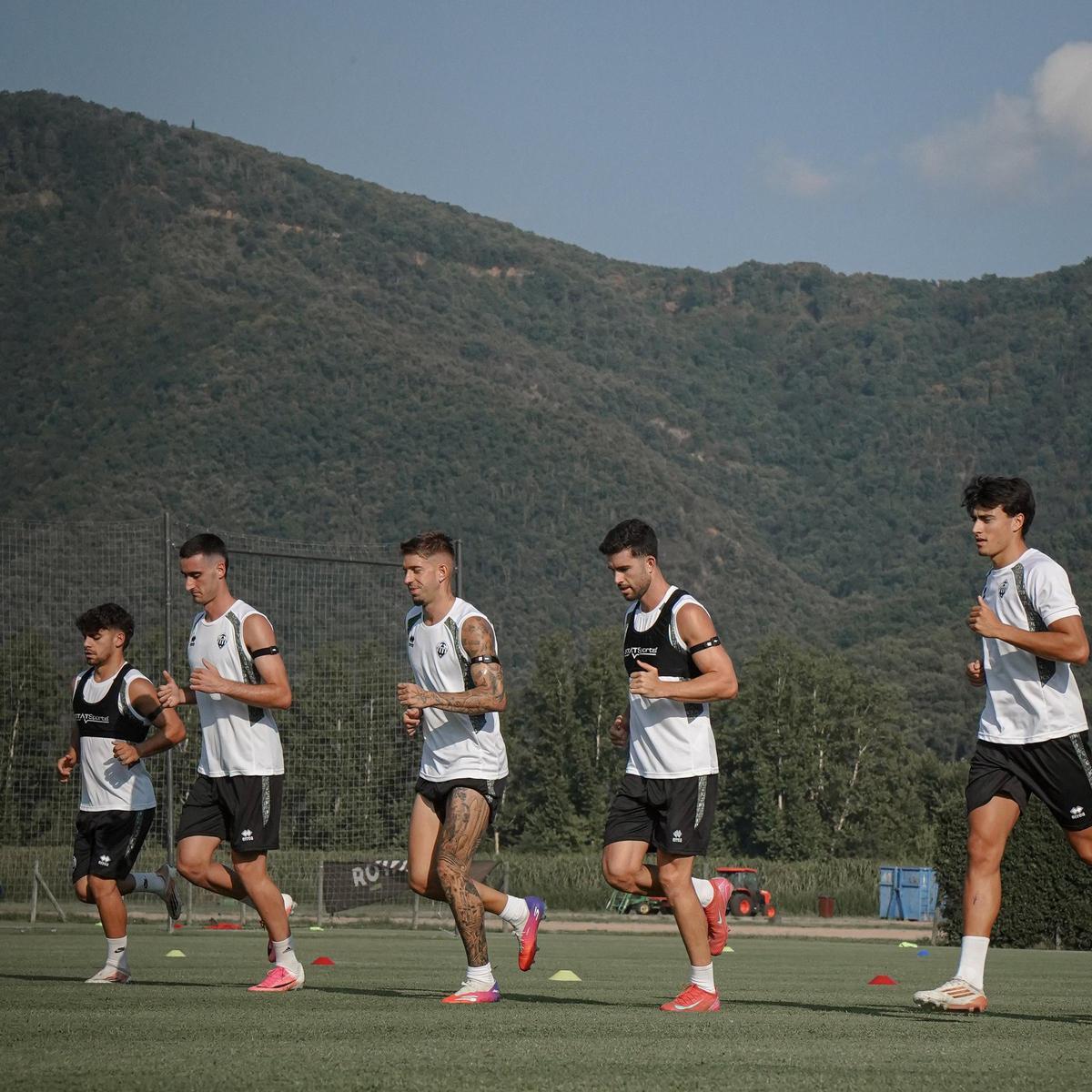 Entrenamiento en Olot, este lunes.