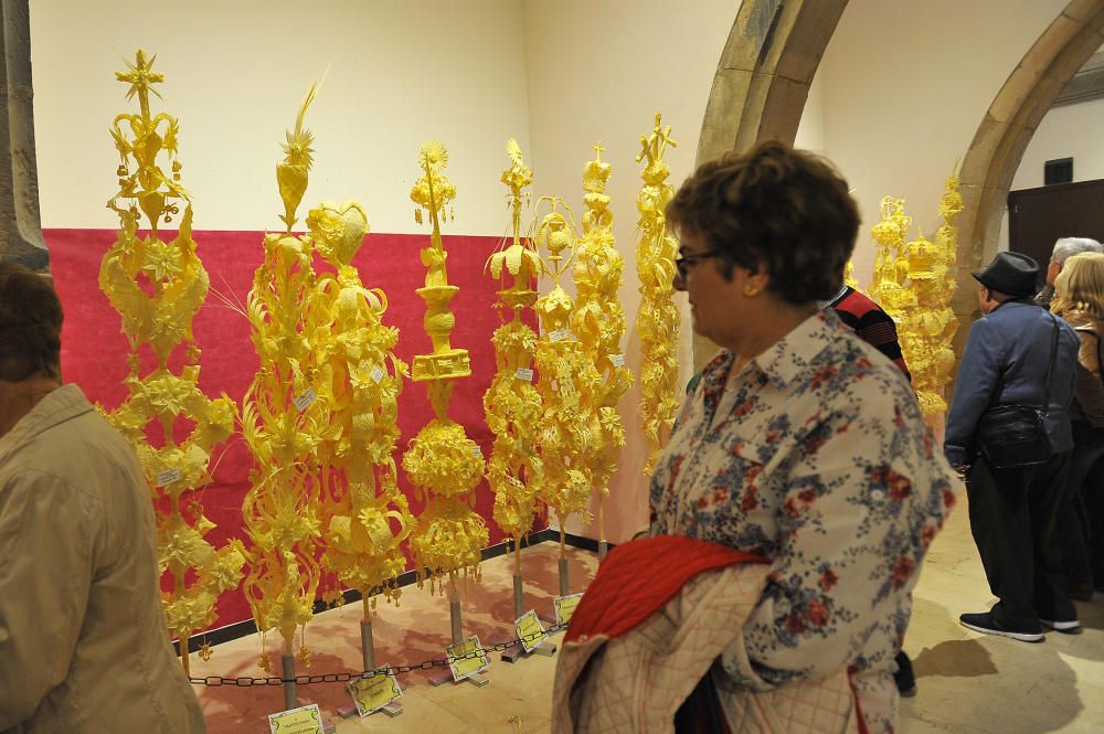 Las piezas del concurso de artesanía de palma blan