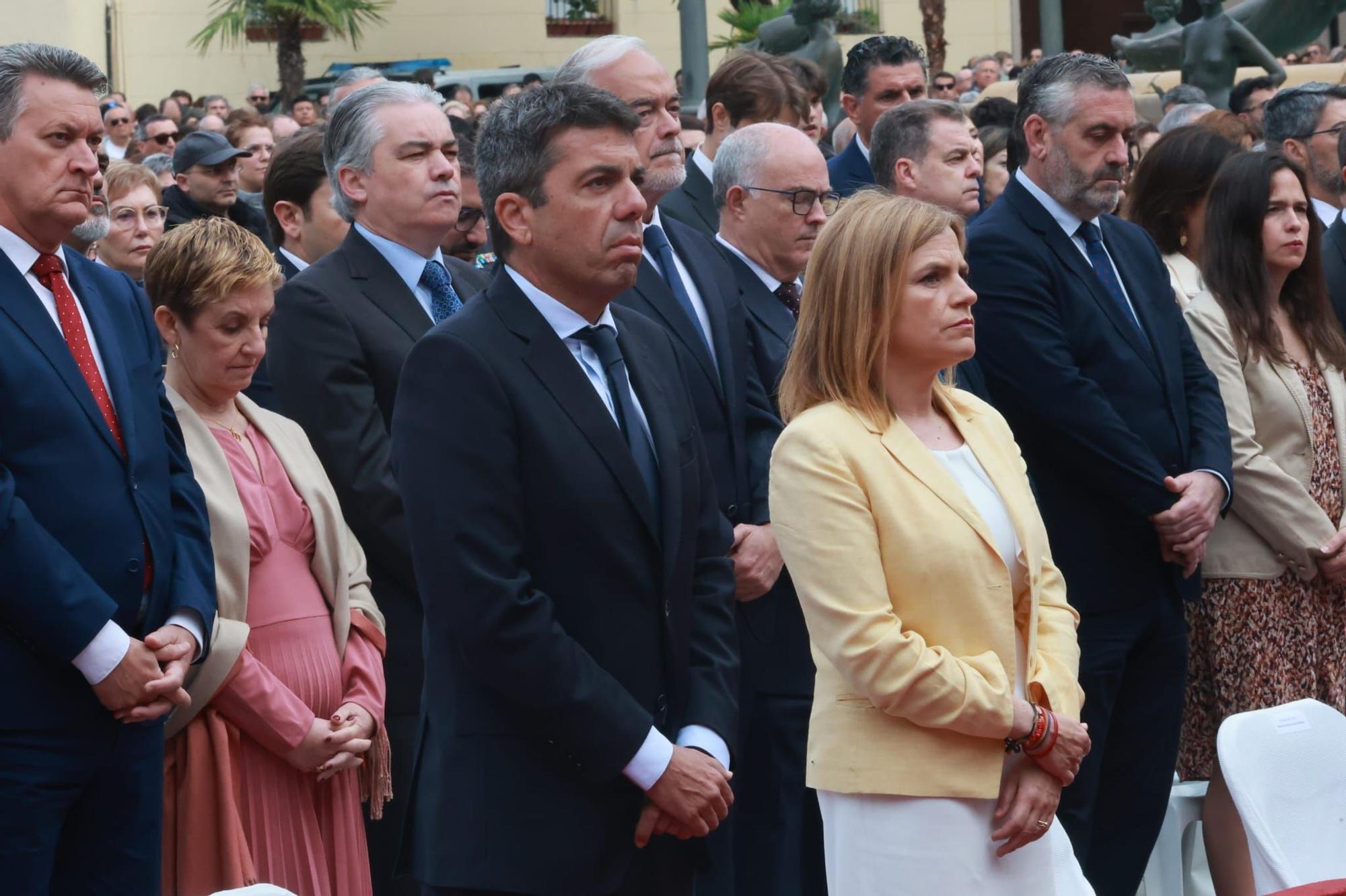 Todas las fotos de la Missa d'Infants en la plaza de la Virgen