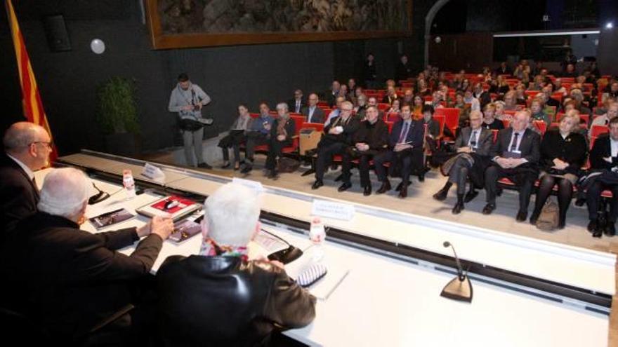 Rosa Maria Domingo, el bisbe Francesc Pardo i Josep Maria Fonalleras, ahir, a l&#039;auditori Josep Irla.