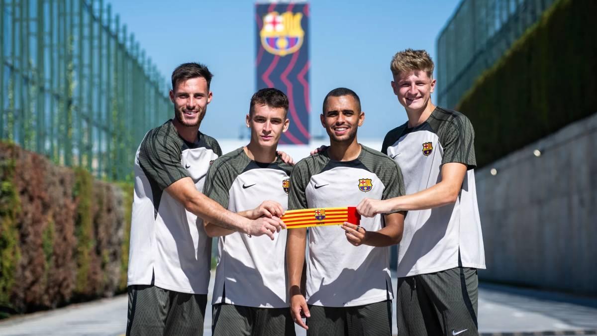 Imagen de los cuatro capitanes del Barça Atlètic
