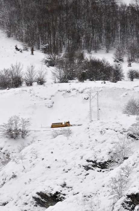 San Isidro luce bajo un manto blanco de nieve