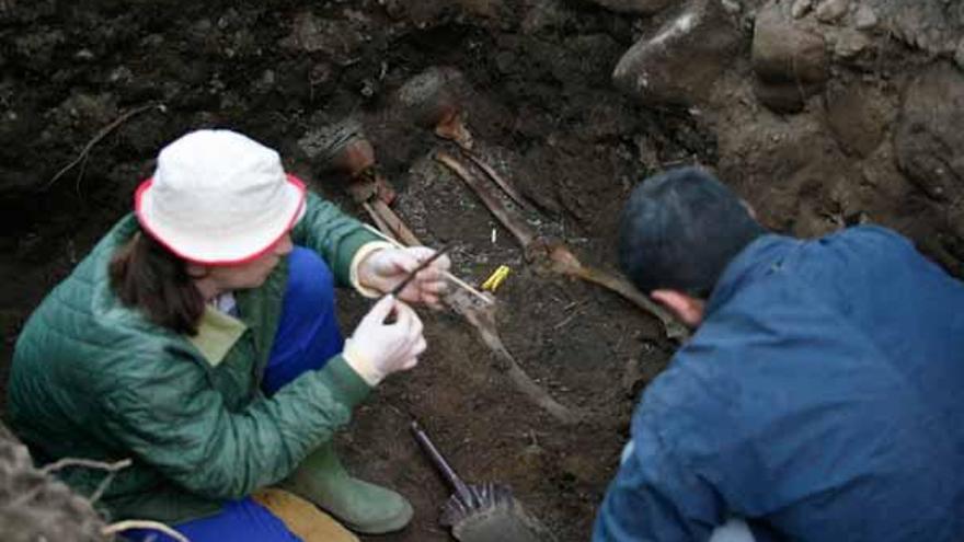 La exhumación de la fosa de San Xián en O Rosal finalizó en la tarde de ayer