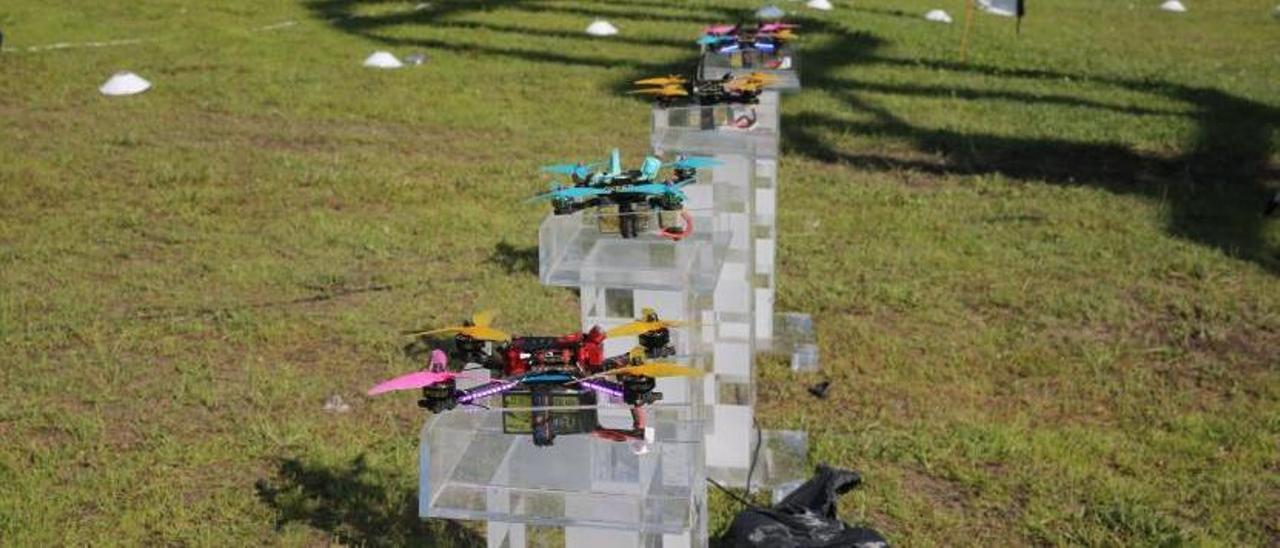 Drones listos para salir a competir.   | SANTOS ÁLVAREZ